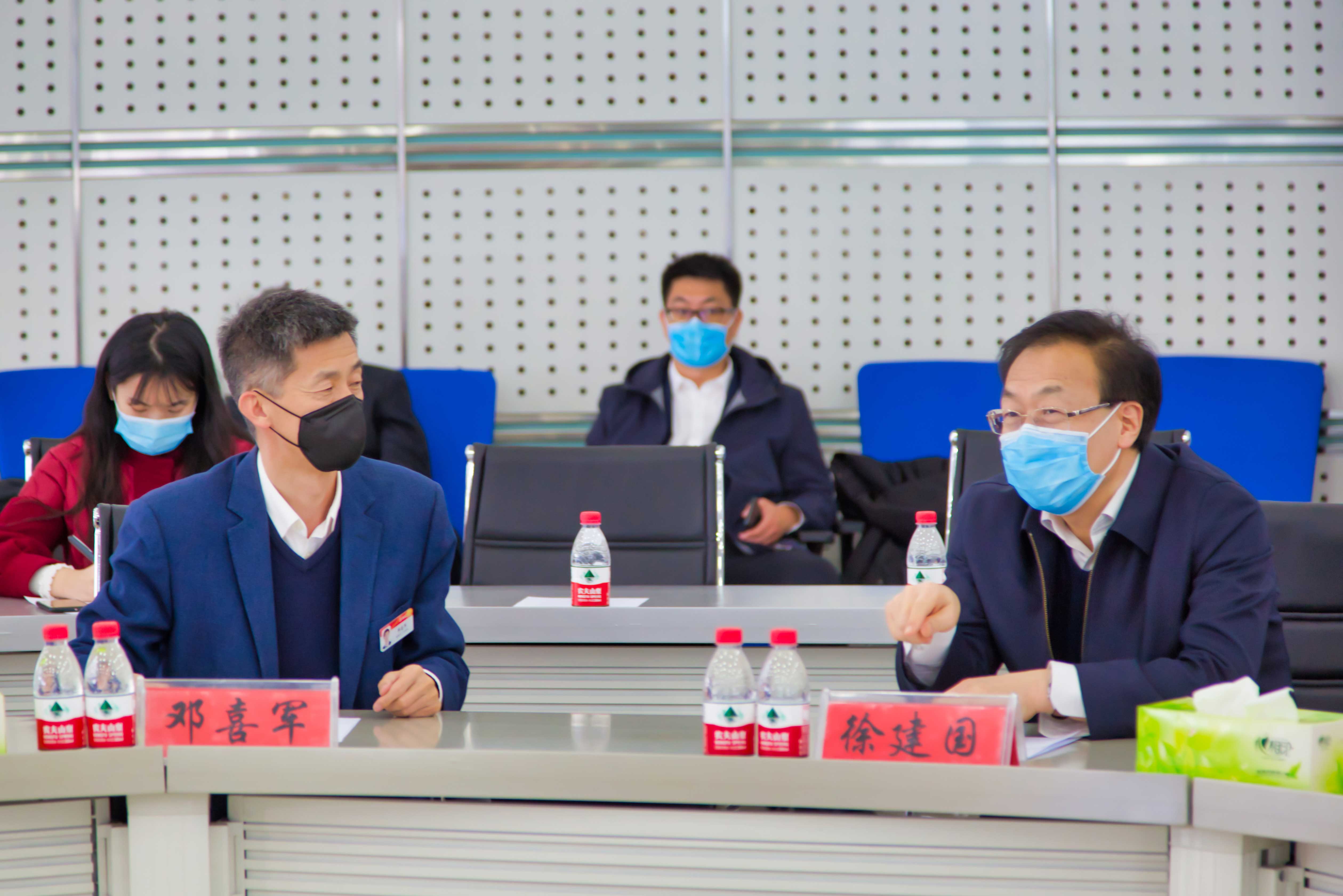 e1b0faf5-ff9e-4c12-9c64-de49c1ce18c0